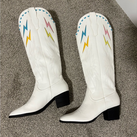 Round Toe White Lightning Bolt Embroidered Cowboy Boots Size 6.5 & 8.5 - Picture 5 of 14